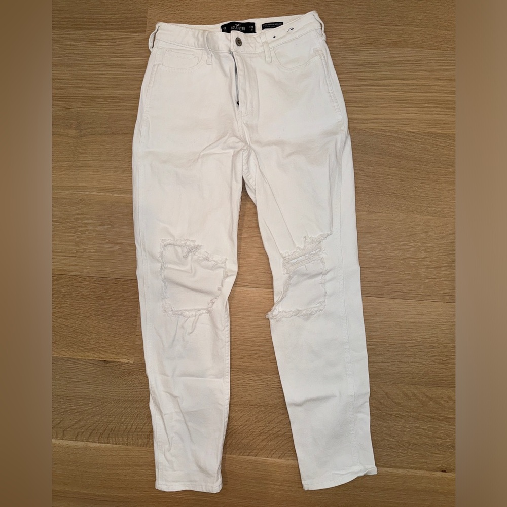 HOLLISTER Ultra High Rise Mom Jean